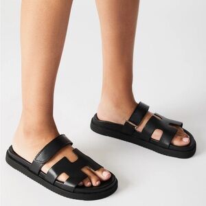🕶️ Womens Black Slide Sandals